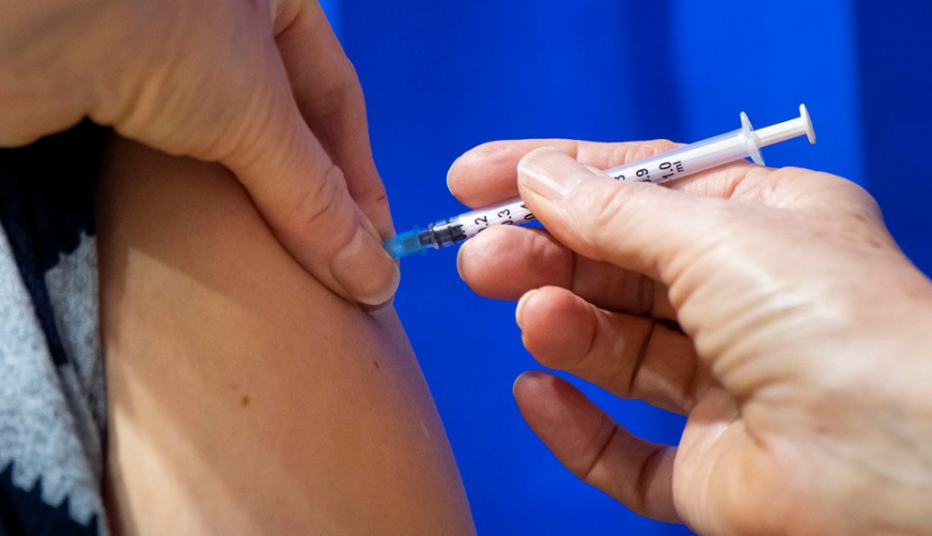 Očkováním bojují zaměstnanci Nemocnice Valašské Meziříčí proti dalšímu šíření nebezpečných spalniček
