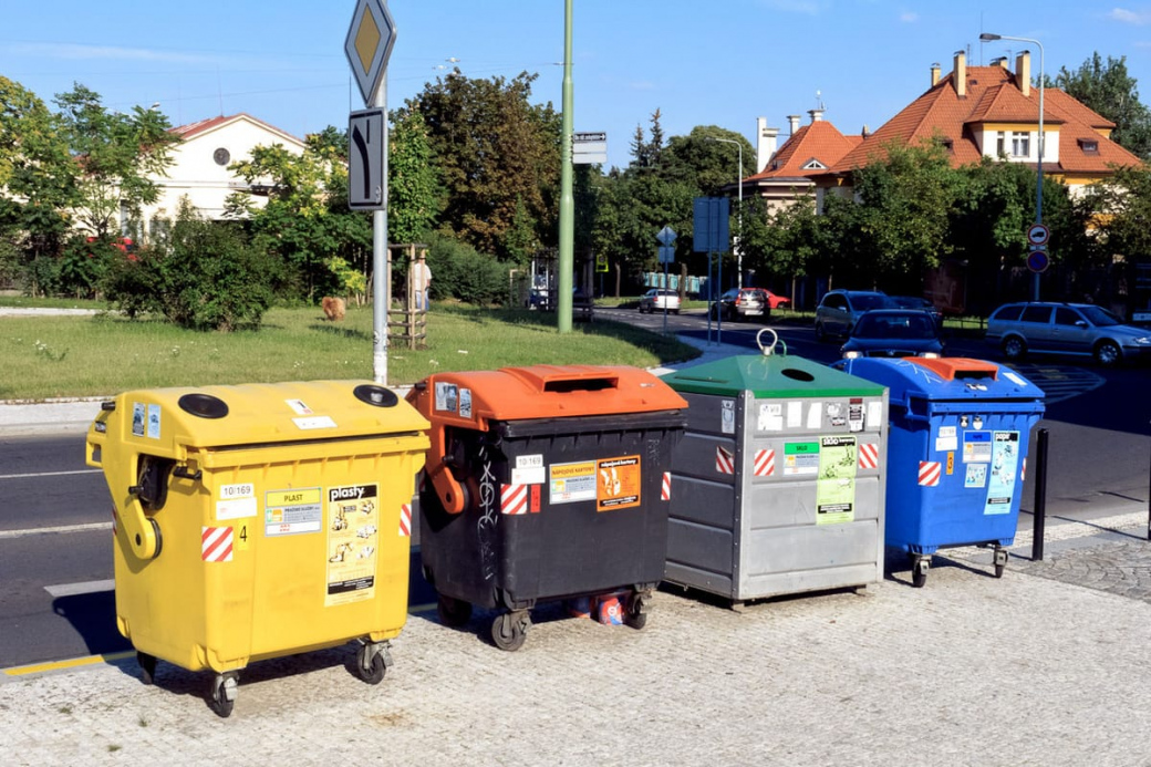 Náklady na svoz odpadu vzrostly, Rožnov však poplatky nezvýší