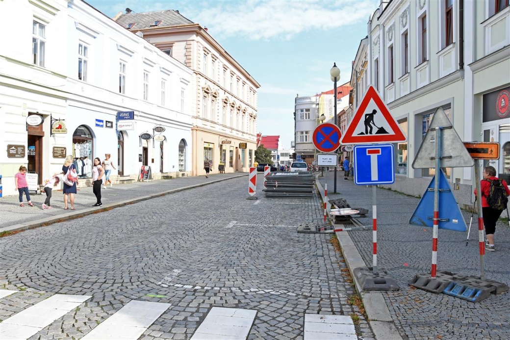 Oprava kanalizace omezí na rok dopravu v centru Valašského Meziříčí