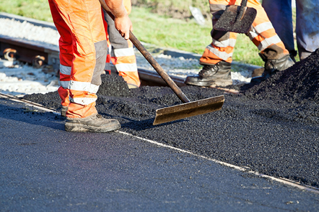 Začnou opravy povrchů komunikací na ul. Tyršovo nábřeží, Průkopnická a 1. máje