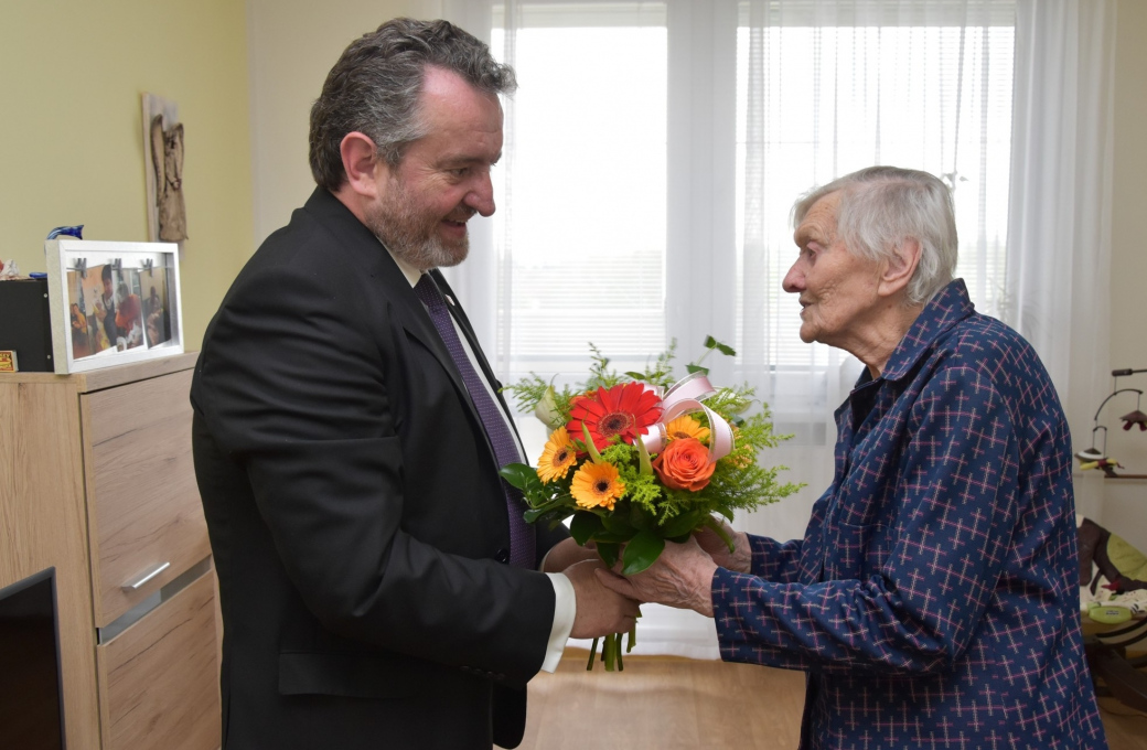 Nejstarší občanka Valašského Meziříčí  oslavila 102. narozeniny
