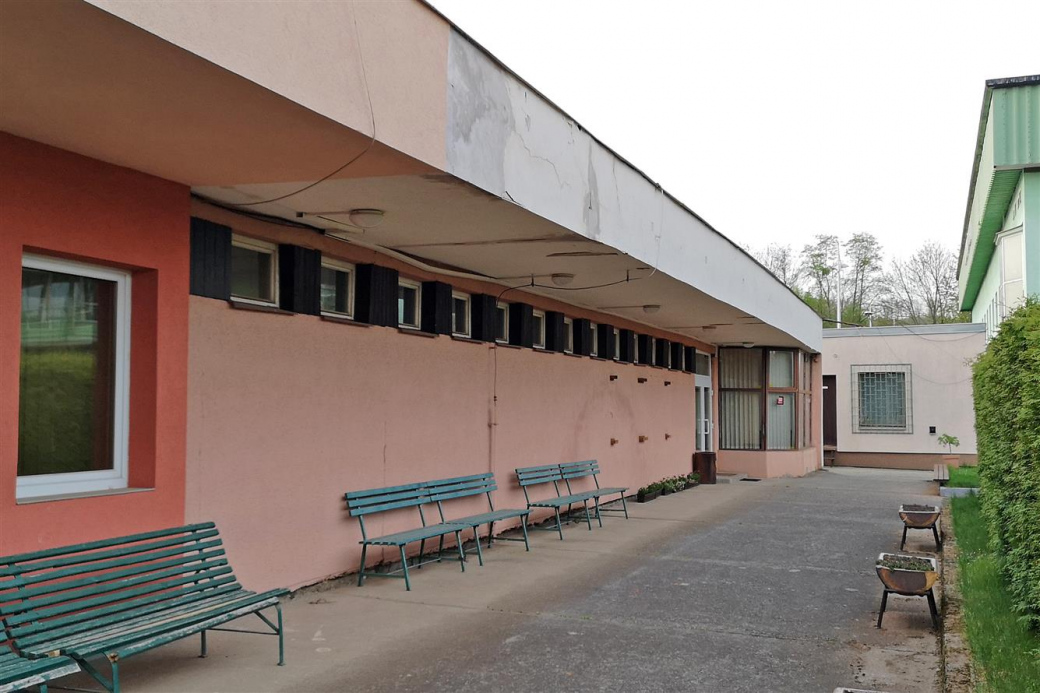 Valašské Meziříčí opraví šatny v areálu tenisových kurtů