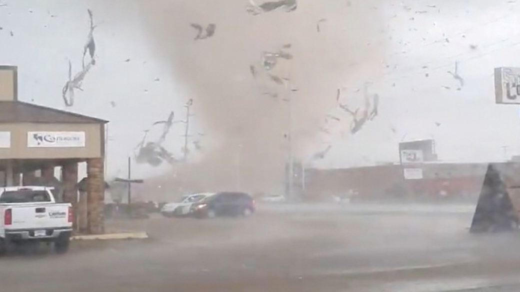 Meteorologové mají za to, že se Břeclavskem prohnalo malé tornádo