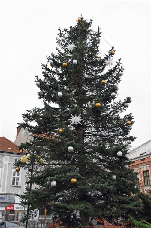 Rozsvícení vánočního stromu bude symbolické