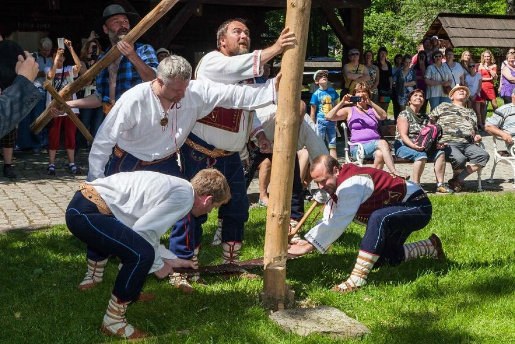 Program muzea na sobotu: Májový jarmark s kácením máje 