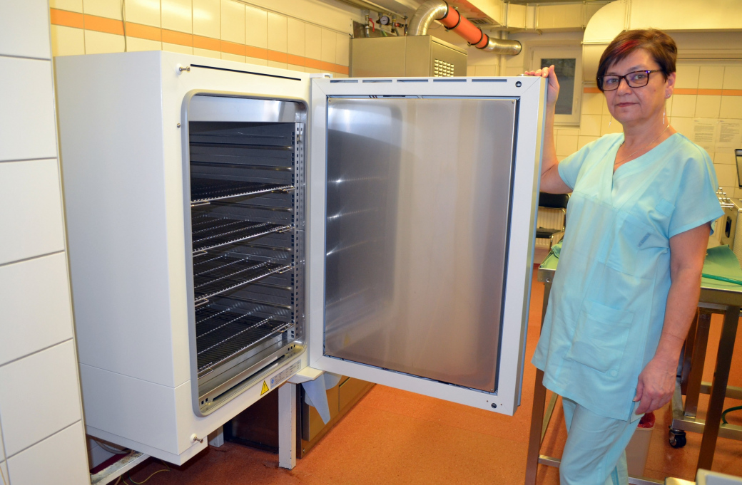 V Nemocnici Valašské Meziříčí desinfikují novým horkovzdušným přístrojem 