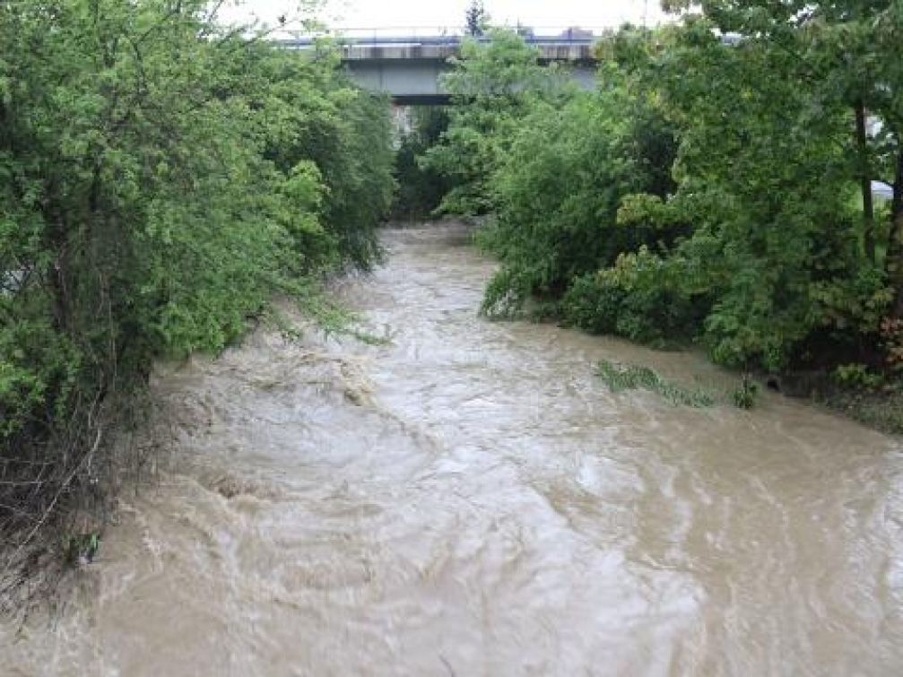 Na Valašsku se tři toky vylily z břehů, situace se zhoršuje i na Zlínsku