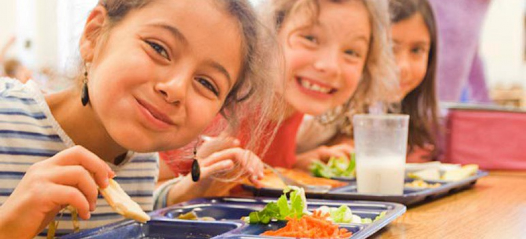Zdravá strava ve školních jídelnách
