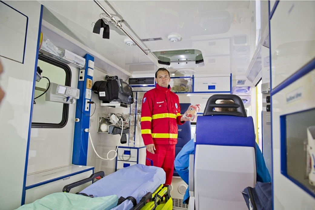 Zdravotničtí záchranáři získají dvacet nových defibrilátorů  