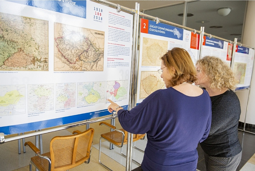 Výstava v sídle kraje ukazuje proměny hranic našich regionů