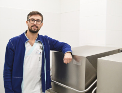 Grilování bez rizik: Odborník z Nemocnice AGEL Valašské Meziříčí radí, jak se vyhnout letním střevním potížím