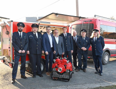 Hasiči ze Lhoty dostali nové vybavení