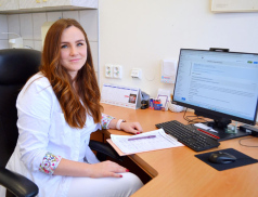 Medikace šitá na míru: Nemocnice AGEL Valašské Meziříčí posílila tým o klinickou farmaceutku