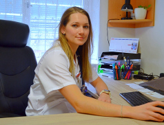 Mladá lékařka našla práci v Nemocnici AGEL Valašské Meziříčí díky veletrhu AGEL JOB