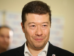 Rodák z Japonska a buřič. Ruská média mají další hvězdu z Česka