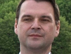 Král buranů Petr Macinka musí okamžitě skončit. Babiš se šel schovat