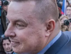 „Morální zrůda v obleku a politický hnůj“. Lobkowicz tepe Rajchla za výroky o prezidentovi