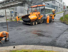 Ulice Sklářská v areálu rožnovské Tesly prošla rekonstrukcí