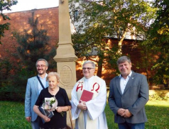Kamenný kříž Michala Jurajdy byl slavnostně požehnán