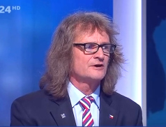 Docent všech omylů aneb Jak Miroslav Ševčík překonal Peterův zákon i hranice vlastní trapnosti