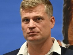 Turek asi zase někomu půjčil mobil. Chtěl podpořit Rajchla, ale udělal si ostudu