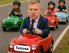 Taky se chechtáte Turkovi? Ale jeho voličům je to jedno…