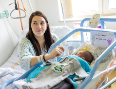 První dítě roku 2026 ve Vsetíně přišel přivítat ředitel nemocnice