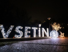 Vánoční výzdoba bude v ulicích svítit do Hromnic