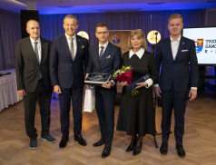 Hejtman Holiš obdržel ocenění od Trenčínského kraje