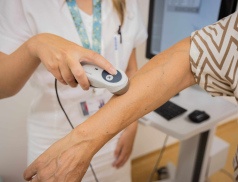 Den melanomu před prázdninami přilákal do KNTB desítky lidí