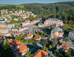 Hudba, dobré jídlo a vystoupení Evy Burešové. Luhačovice oslaví 90 let od povýšení na město