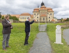 Na Velehradě bude vítat poutníky nový milníkový kámen Cyrilometodějské stezky