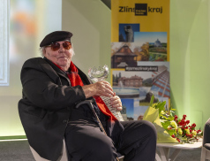 Držitelem ocenění Pro Amicis Musae se stal akademický malíř a grafik Jiljí Hartinger