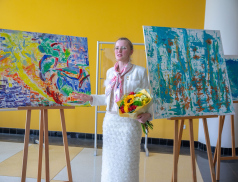 Abstraktní obrazy litevské umělkyně jsou k vidění v Baťově mrakodrapu