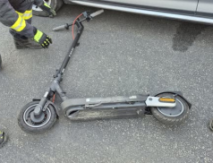 Náročný páteční večer hasičů. Čtyři zásahy u nehod, jeden skončil tragédií