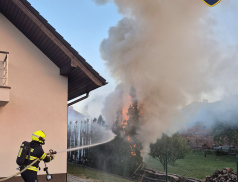 Jiskra z grilu způsobila škodu za 650 tisíc