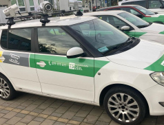 Parkování v ulicích Zlína bude kontrolovat chytré kamerové auto