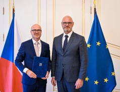 Ředitel zlínské gastroškoly Petr Úředníček převzal medaili MŠMT. Pogratuloval mu i kraj