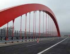 Napajedelský „Golden Gate Bridge“ se otevřel řidičům. Je druhý nejdelší na Moravě