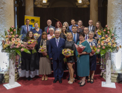 Kraj ocenil 14 pracovníků ve školství za vzdělávání mladé generace