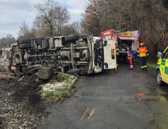 Náklaďák se u Vizovic střetl s osobním vlakem