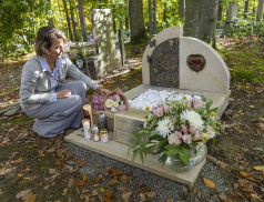 Ve Zlíně vzniklo pietní místo určené rodičům po ztrátě miminka, přispěl na něj i kraj