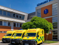 Tři nové sanitky pro záchranáře ve Zlíně, Uherském Hradišti a Kroměříži – spolehlivější výjezdy, lepší zázemí pro posádky