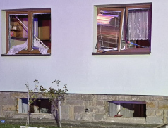 Výbuch a požár v rodinném domě si vyžádal zranění obyvatel