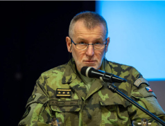Proruská parta SPD neměla do svých pracek obranu nikdy dostat. Tohle Babiš totálně zpackal