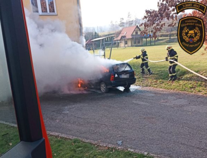 V Mikulůvce vzplál osobní automobil