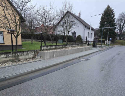 Chodník v Hrachovci hlásí hotovo