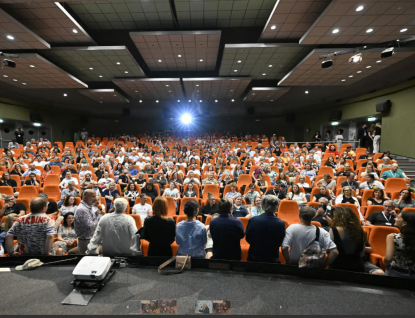 Letní filmová škola není jen kulturním zážitkem. Je to názor na věc, svět sám pro sebe, který neztrácí spojení s realitou