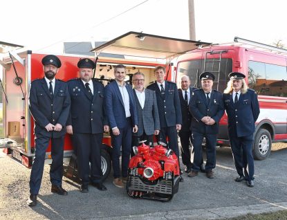 Hasiči ze Lhoty dostali nové vybavení