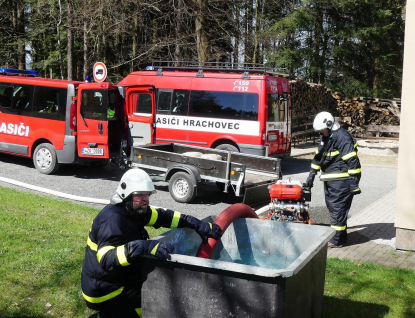 Hasiči si ve Valmezu procvičili dálkovou přepravu vody